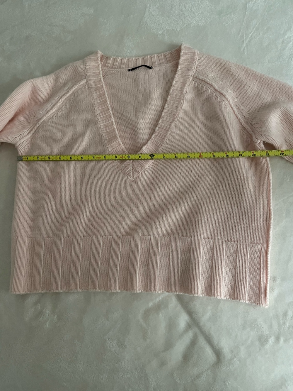 Brazeau Tricot Pale Pink Cashmere Sweater - Picture 5 of 7